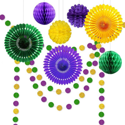 Mardi Gras, auriu, violet, verde, sclipici, ghirlandă cerc, agățată, ventilator de hârtie, pompoane de țesut pentru decorarea petrecerii de Mardi Gras pentru Mardi Gras