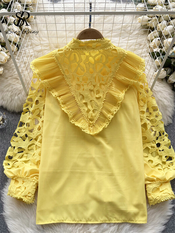 SINGREINY francia stílusú alkalmi hímzés blúz női hosszú ujjú gyöngy ing divat fodrok pamut üreges bő felső