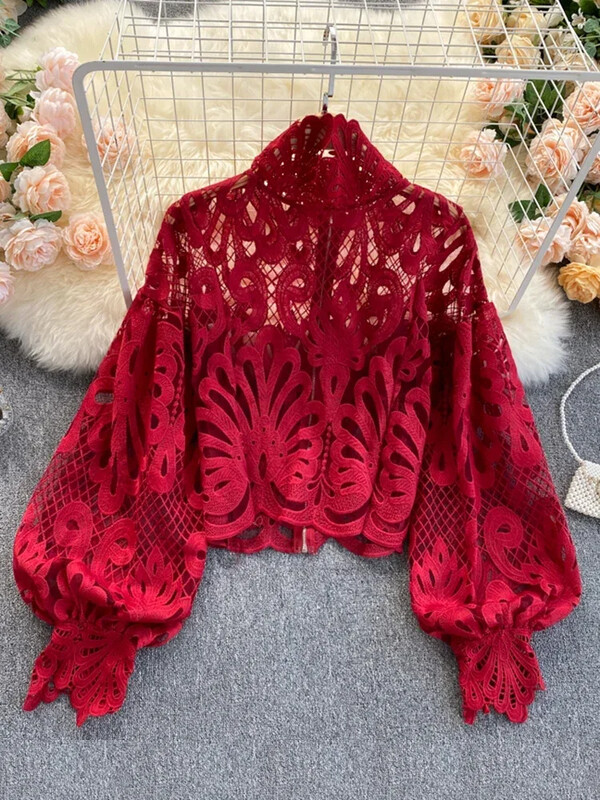 Tavaszi őszi új divat blúz női üreges lámpás ujjú temperamentum bluza állógallérral vékony, rövid csipke ing C342