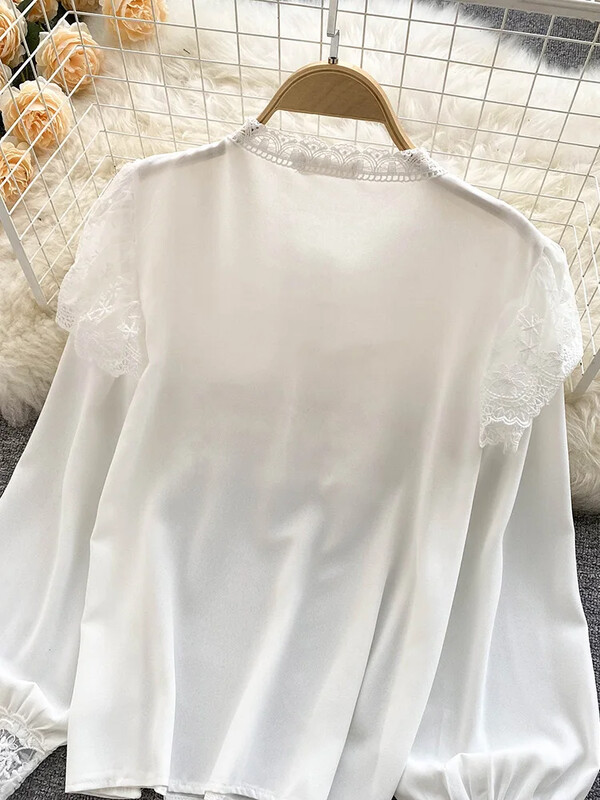 Őszi tavaszi új divat sifon blúz női csipke varrás puff ujjú blusa önművelő retro gombos ing KK1783