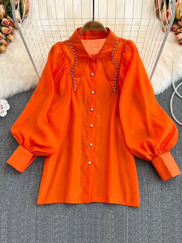 Tavaszi temperamentum új blúz női gyöngyökkel díszített gyémánt lámpás ujjú, egysoros divatos, hajtókás ing C428