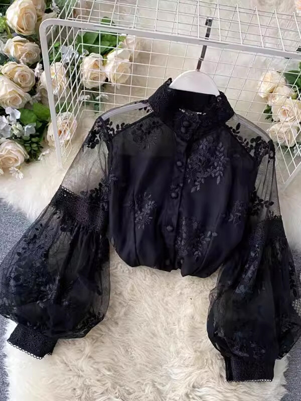 EWQ nyári fényvédő alkalmi ing női csipkével hímzett állvány gallér lámpás ujjak egysoros felsők 2024 új 27C442
