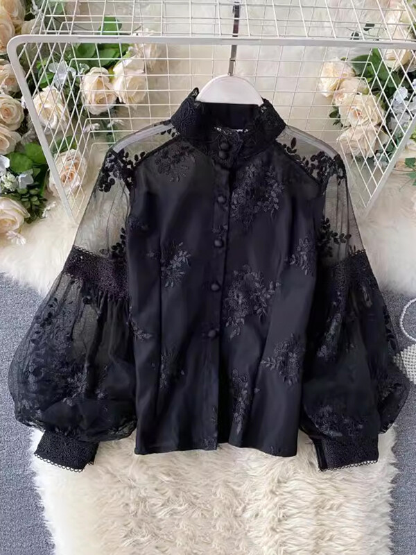 EWQ nyári fényvédő alkalmi ing női csipkével hímzett állvány gallér lámpás ujjak egysoros felsők 2024 új 27C442