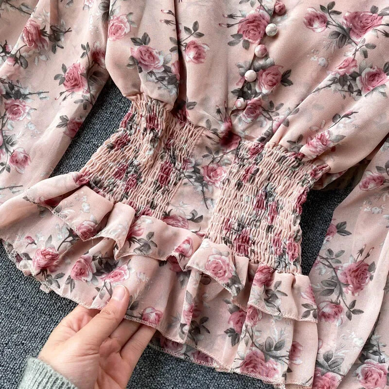 Tavasz nyár női blúz francia retro virágos V-nyakú, puffos ujjú felső új derék karcsú hosszú ujjú női rövid felsők HH529