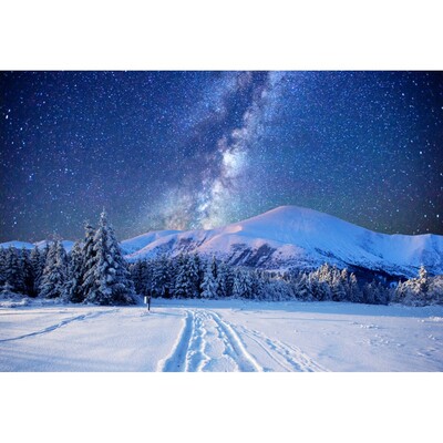 Sötétkék égbolt Hold Csillogó Csillag Fotó Háttér Karácsony Tél Fenyő Erdő Hó Éjszakai Természeti jelenet fotó háttér