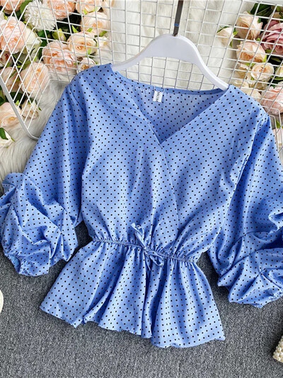 Ανοιξιάτικη καλοκαιρινή γυναικεία μπλούζα Νέα ρετρό πουά με λαιμόκοψη με λαιμόκοψη με λαιμόκοψη Κορέα Λεπτό μπλουζάκι με βολάν από σιφόν LL154