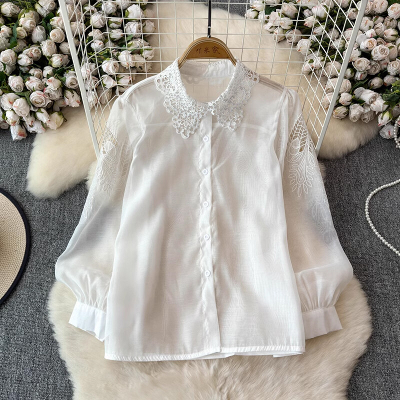 EWQ sokoldalú gyöngyhímzésű üreges női ing 2024 új, bő hajtókás galléros hosszú ujjú fényvédő felsőruha 27X908