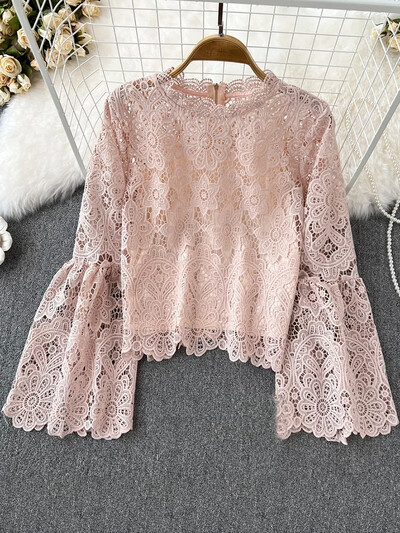 Tavaszi őszi új divat blúz Női üreges, lobogó ujjú temperamentum bluza O-nyakú vékony, rövid csipke női ing felsők G11