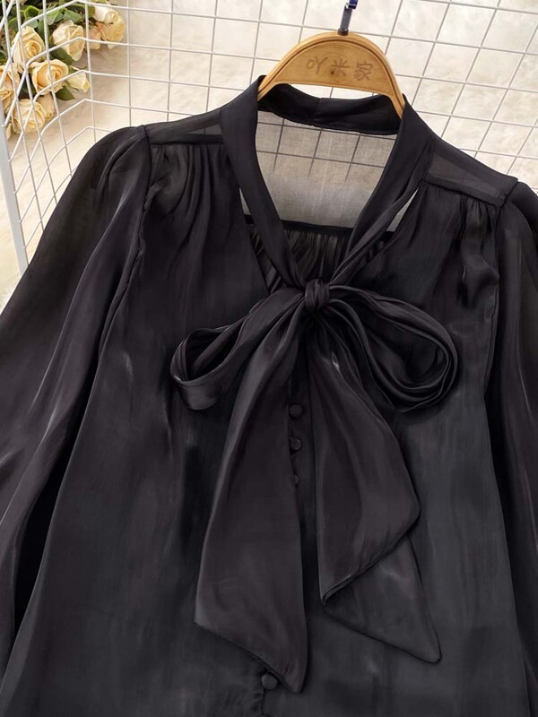 Vintage sieviešu topi ar pufām piedurknēm Taurītes kaklasaites krekls, 2024. gada pavasara vasara Solid, mīksta, spīdīga, pogājama blūze Streetwear INKEO 4T027