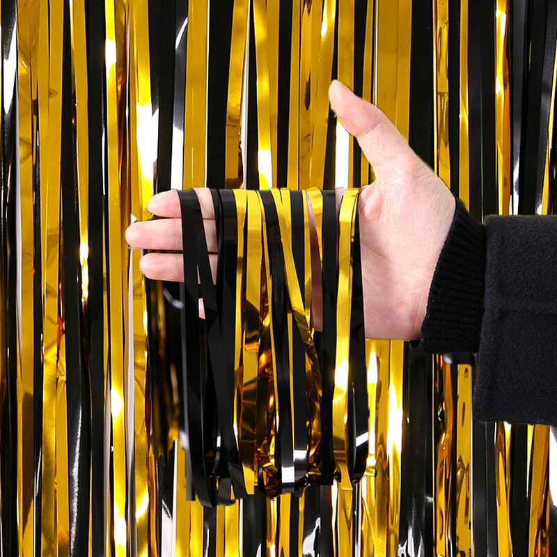 2 συσκευασίες Μαύρο χρυσό κρόσσια κουρτίνα 3.2X8.2ft Μεταλλικό χρυσό μαύρο φύλλο αλουμινόχαρτο γυαλιστερή κουρτίνα για γενέθλια Χριστουγεννιάτικη διακόσμηση γάμου