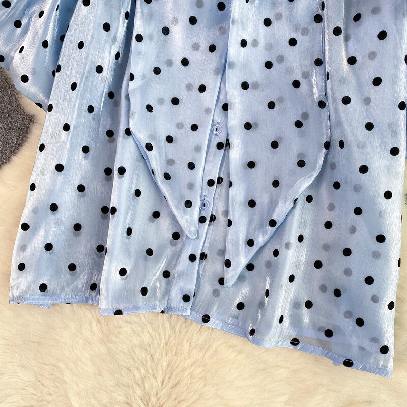 Κομψό φιόγκο φουσκωτό μανίκι με στρογγυλή κουκκίδα μπλούζα λεπτή σέξι γυναικεία πουκάμισο με φόρεμα στο δρόμο Γαλλική μόδα Crop Top