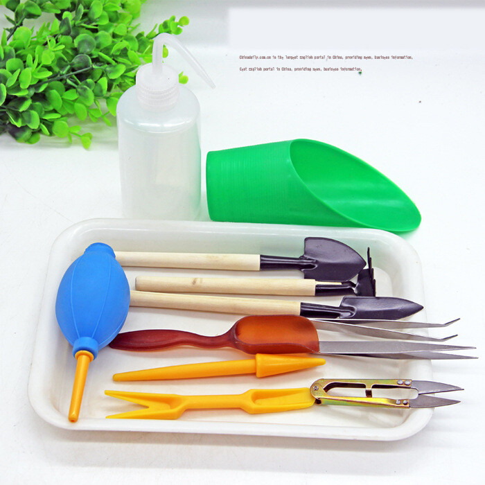 Sultingi sodinimo įrankiai, mikro kraštovaizdžio sodinimas, pincetai, žirklės, sodinukų starteris, kastuvas, laistytuvas, balionų pūstuvas