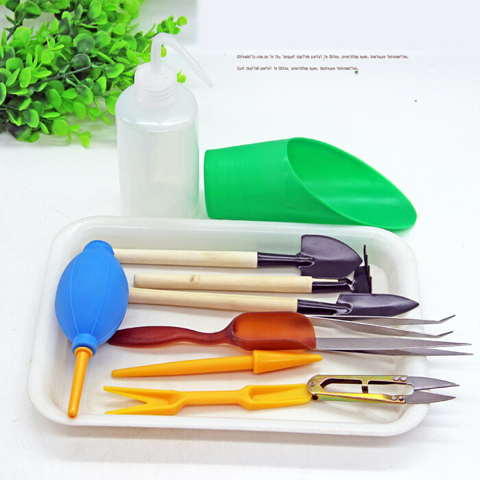 Sultingi sodinimo įrankiai, mikro kraštovaizdžio sodinimas, pincetai, žirklės, sodinukų starteris, kastuvas, laistytuvas, balionų pūstuvas