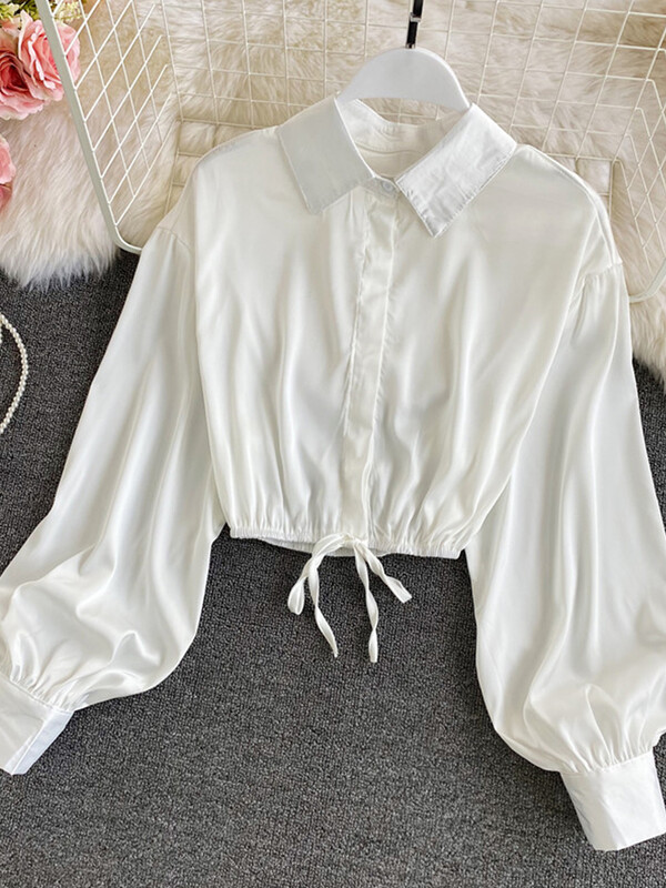 2022 tavasz, új szatén női ingek tömör lehajtható gallérral, hosszú ujjú női blúz divatos húzózsinórral összehajtva karcsú, vágott felsők