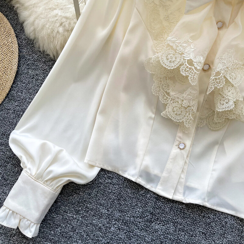 Pamatinformācija ar polo kakla izgriezumu, retro stila garām laternām piedurknēm, elegantām mežģīnēm, elegantām, vienrindām franču ielas apģērba augšdaļas rudens blūze