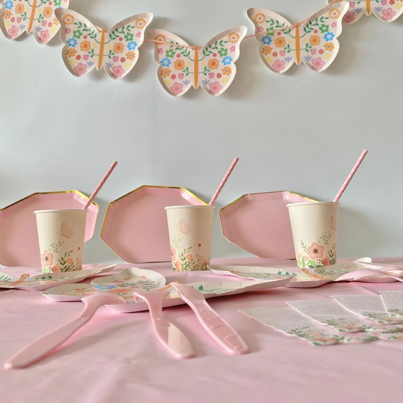 Dzimšanas dienas ballītes noformējums Tauriņš Vienreizlietojamie galda piederumi Papīra šķīvju krūzes Salvetes Daudz laimes dzimšanas dienas ballītes noformējums