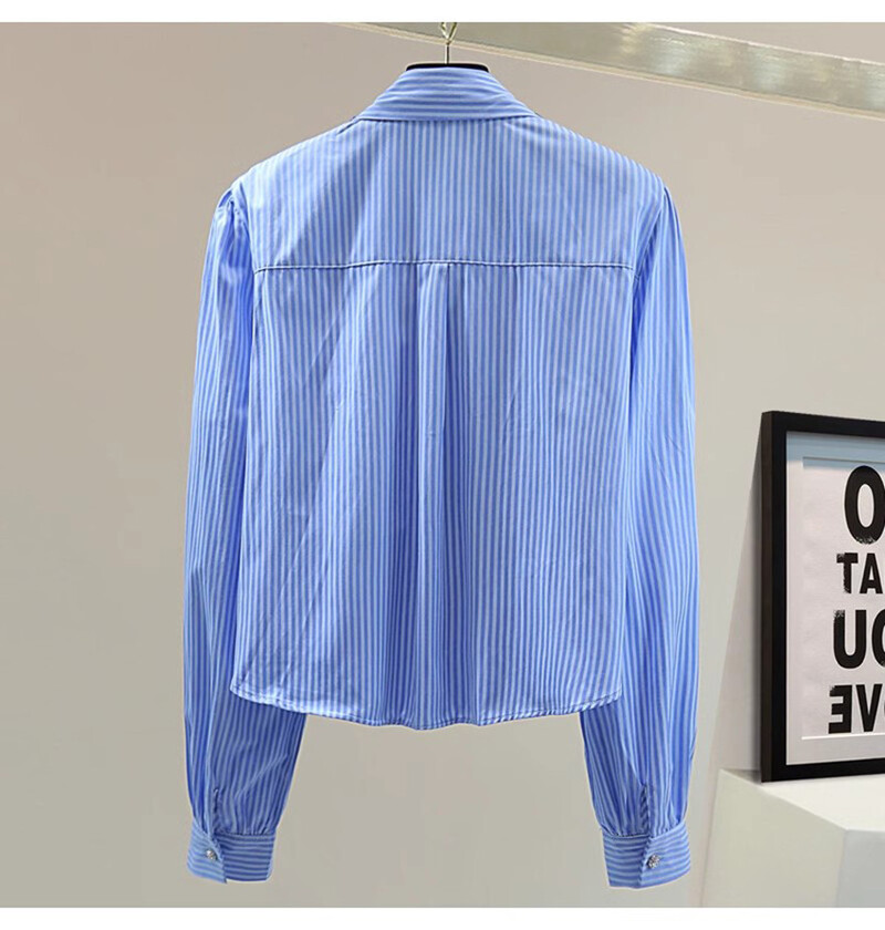 Aukštos kokybės rudeniniai mėlyni dryžuoti raukiniai biuro moteriškos palaidinės Prabangūs moteriški atvartai deimantai, raukiniai, sagos, laisvi marškiniai