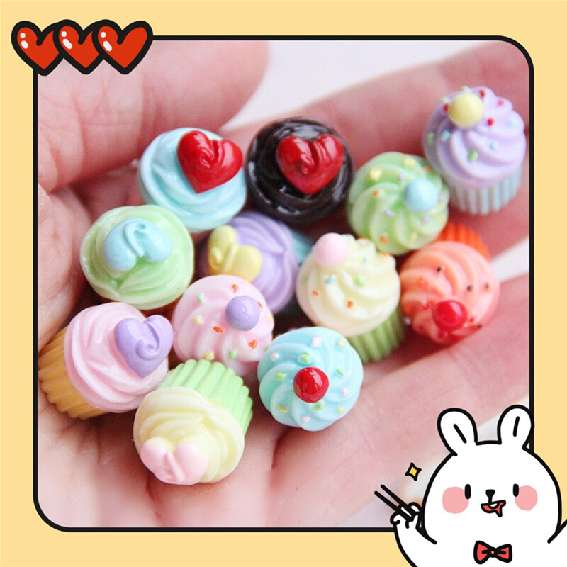 20 vnt. Mini modeliavimas Širdies keksiukų pyragaičiai Desertas netikras maisto papuošalai Miniatiūriniai taškelių puodelio pyragaičiai Kawaii DIY Scrapbooking priedai