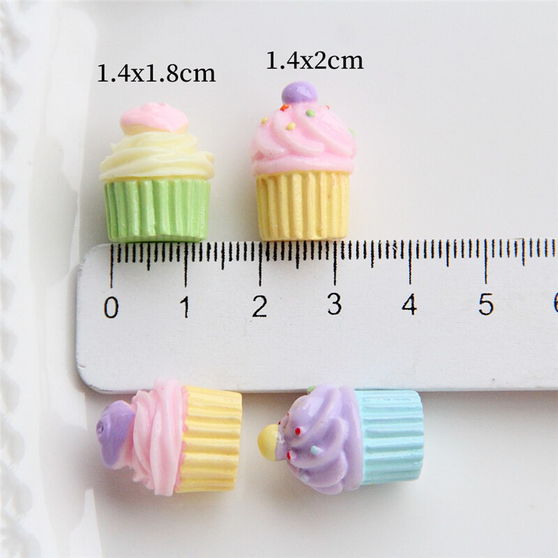 20 vnt. Mini modeliavimas Širdies keksiukų pyragaičiai Desertas netikras maisto papuošalai Miniatiūriniai taškelių puodelio pyragaičiai Kawaii DIY Scrapbooking priedai