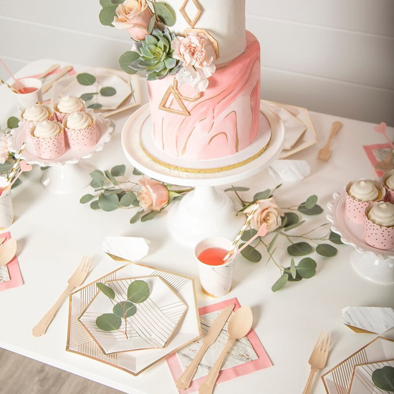 Fehér témájú esküvői parti Aranycsíkos Papírtányérok Csésze Szalvéták Gyermek Felnőtt Születésnapi Evőeszközök Babazuhany Party Díszek