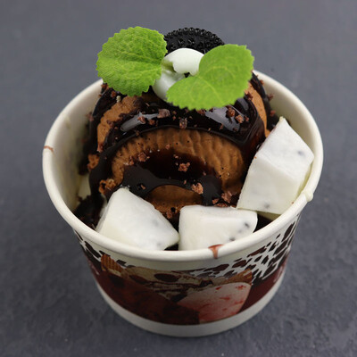 Imitēta saldējuma modeļa konusa deserta šokolādes saldējuma veikala dekorēšana viltotu augļu saldējuma rekvizītu dekorācijas modelis DIY