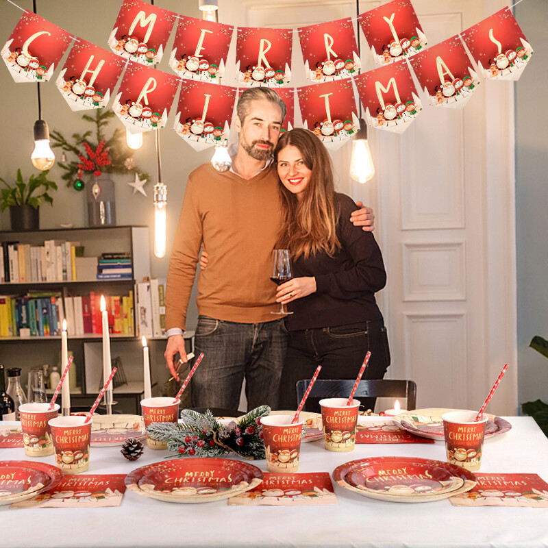 Priecīgus Ziemassvētku tematiskās ballītes Vienreizējās lietošanas galda piederumu komplekts Papīra šķīvji Salvetes Krūzes Galdauts Salmiņi Ziemassvētku ballītes dekors 2024 Jaunais gads