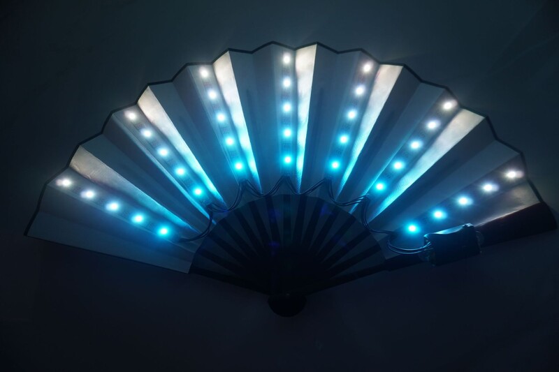 Party Led Φωτεινός ανεμιστήρας Φωτεινός πτυσσόμενος ανεμιστήρας Πολύχρωμο πάρτι/χορευτικός ανεμιστήρας Led Paper Stage Performance Dj Show Light Up Fan Wedding