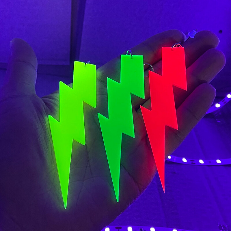 Σκουλαρίκια νέον της δεκαετίας του '80 για γυναίκες Ρετρό κρεμαστό ακρυλικό κρεμαστό σταγόνα για λάμψη στο σκοτάδι Αξεσουάρ πάρτι Διακόσμηση Πράσινο Κίτρινο Roes Red