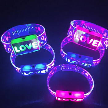 Βραχιόλια 6 τεμαχίων Led Glow Light Up Βραχιόλια LOVE που αναβοσβήνει βραχιόλι Λαμπερό βραχιόλι Glow in The Dark Rave Χριστουγεννιάτικα παιχνίδια