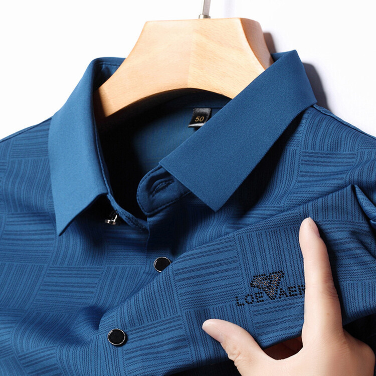 Fekete férfi ing új varrás nélküli hajtókás ing fiatal és középkorú divatos lezser hosszú ujjú ing ajándék apának Hot fúróingek