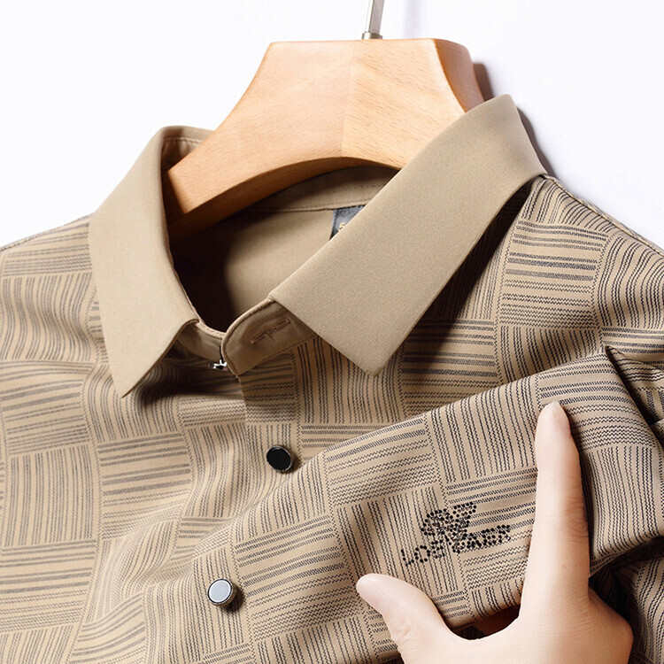 Fekete férfi ing új varrás nélküli hajtókás ing fiatal és középkorú divatos lezser hosszú ujjú ing ajándék apának Hot fúróingek