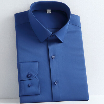 Vīriešu vienkrāsains krekls ar garām piedurknēm, pogāms, elpojošs, viegli izstiepts audums, bez grumbām.