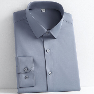 Vīriešu vienkrāsains krekls ar garām piedurknēm, pogāms, elpojošs, viegli izstiepts audums, bez grumbām.