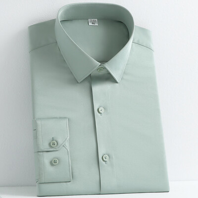 Vīriešu vienkrāsains krekls ar garām piedurknēm, pogāms, elpojošs, viegli izstiepts audums, bez grumbām.