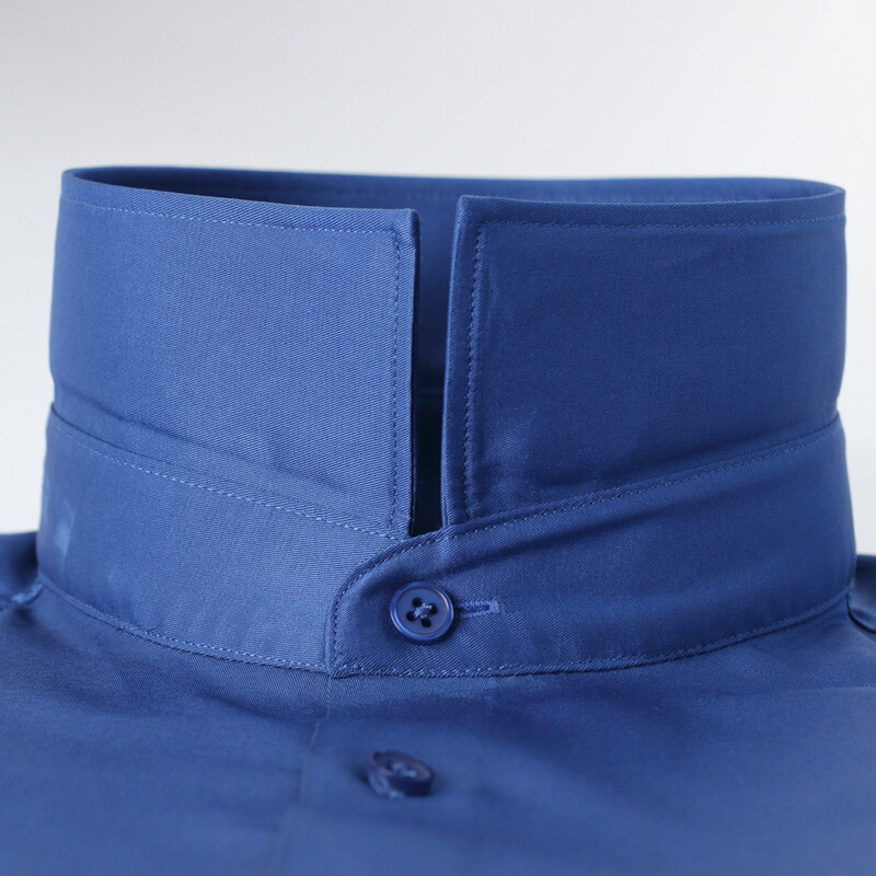 Vīriešu vienkrāsains krekls ar garām piedurknēm, pogāms, elpojošs, viegli izstiepts audums, bez grumbām.