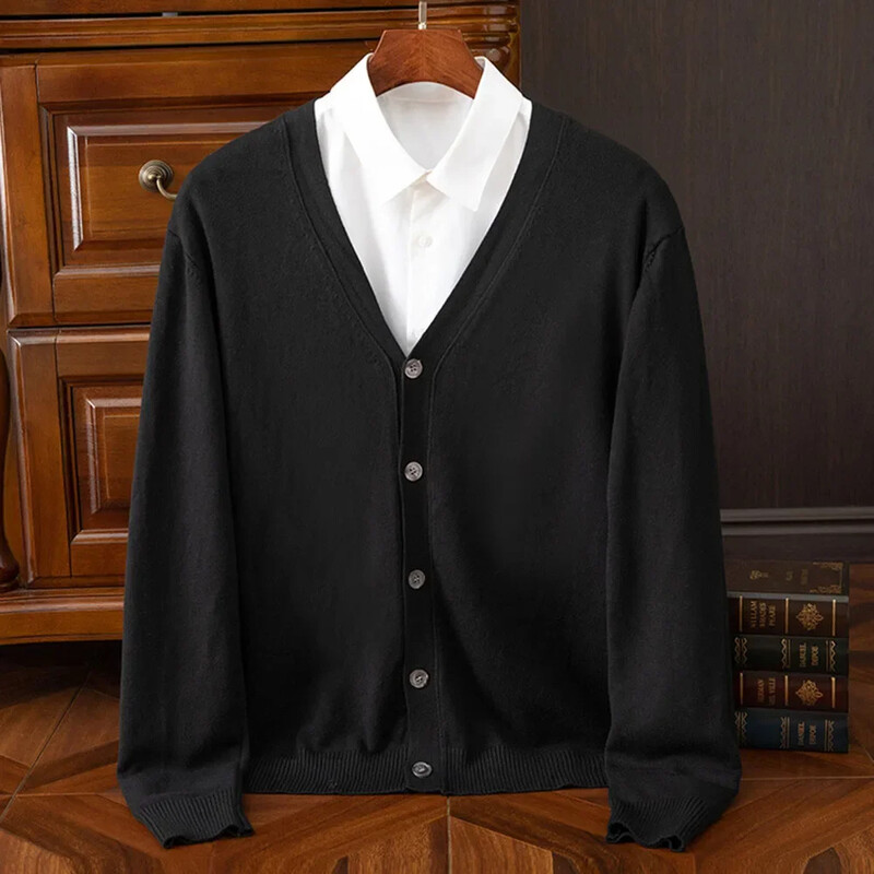 Férfi klasszikus egyszínű kötött V-nyakú kardigán meleg táskás pulóver, csúcsminőségű kabát
