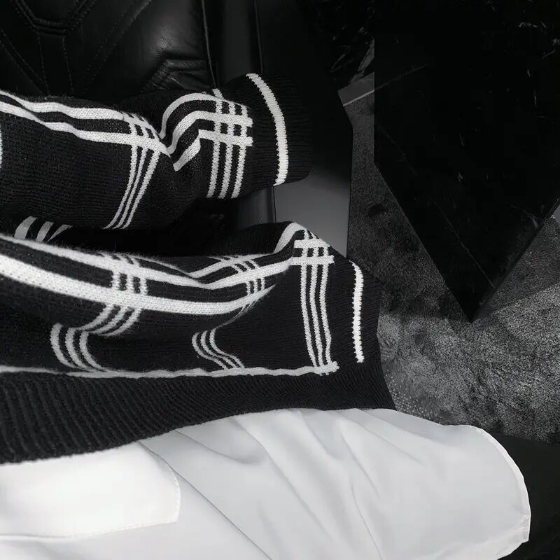 Kardigán V nyakú, grafikus kötött férfi pulóverek kockás férfi ruhák laza szabású cigaretta kiváló minőségű replika pulóverek klasszikus újdonságban