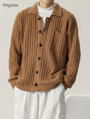 Férfi kardigánok Egyszerű napi meleg tavaszi őszi lehajtható gallér zseb Redős koreai stílusú Retro tömör férfi kötöttáru Trendi puha