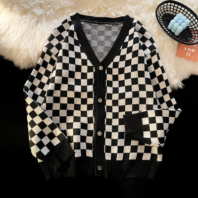 Alkalmi fekete-fehér kockás kardigánok férfiaknak női vintage laza harajuku kockás kötött pulóver férfi tervező luxusruhák