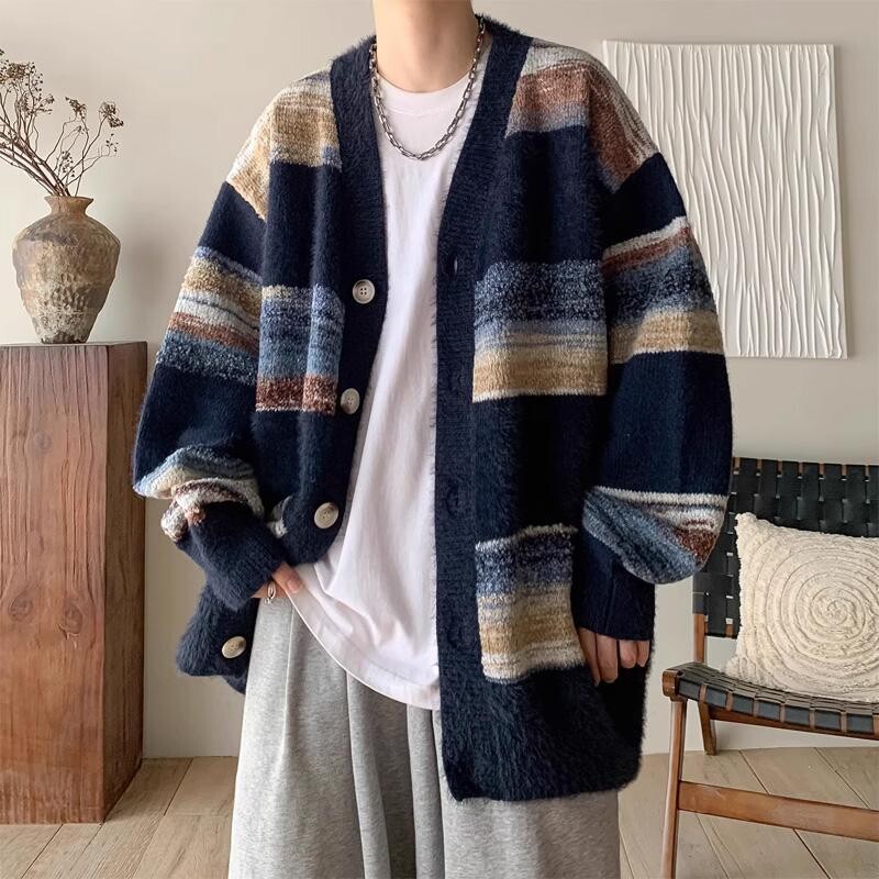 2024 őszi tél új férfi túlméretes bő kötött dzsekik férfi kontraszt színű csíkos kardigán férfi V-nyakú pulóver kabátok S538