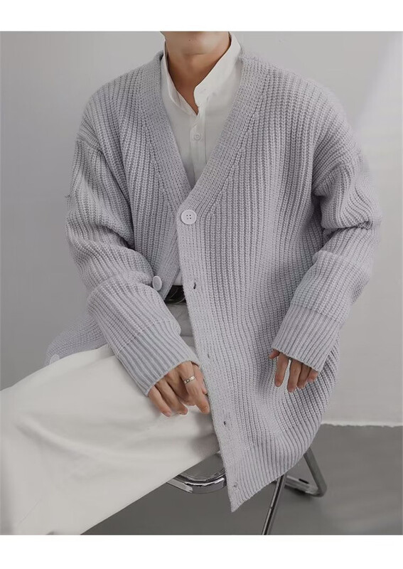 Sötét ikon Egyszínű V-nyakú, nagyméretű kardigán pulóver férfi őszi alap koreai stílusú sima férfi pulóverek szürke fekete