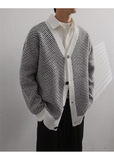 Sötét ikonos kardigán pulóver Férfi V-nyakú, túlméretezett geometrikus férfi pulóver Őszi alkalmi vintage férfi pulóver kötöttáru felsőruházat