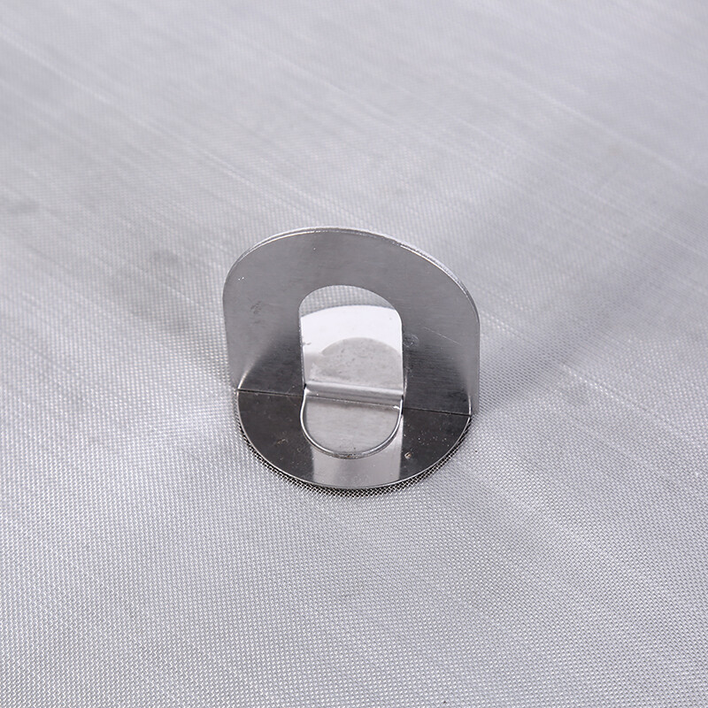 1 gab. Sudraba nerūsējošā tērauda eļļas necaurlaidīgs pannas vāks, kas ir drošs pret izšļakstīšanu cepšanai, ekrāna vāks 3 izmēri