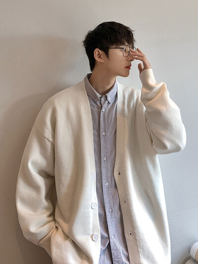 Vīriešu jaka ikdienišķa, brīva, universāla pavasara rudens adīšana ar V-veida kakla izgriezumu, moderns korejiešu stils pusaudžiem, silts vienkrāsains, vienkāršs