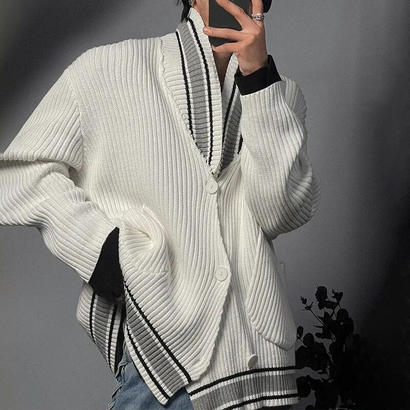 Vīriešu džemperis Kontrastkrāsas džemperis ar V veida kakla izgriezumu Rudens ielas apģērbs Personība Daudzpusīga Campus Jaka ar garām piedurknēm Vīriešu apģērbs 2024