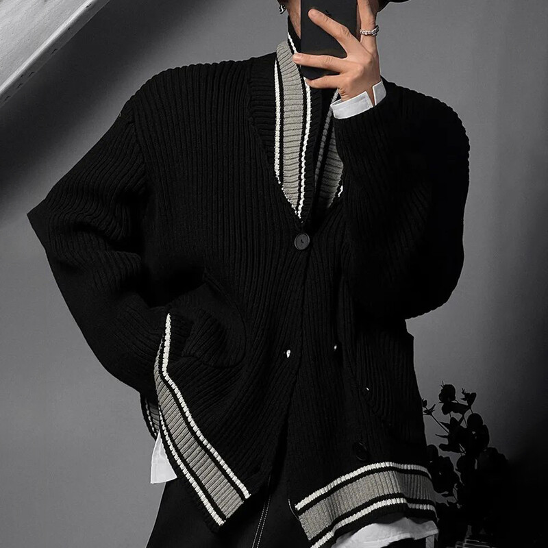 Vīriešu džemperis Kontrastkrāsas džemperis ar V veida kakla izgriezumu Rudens ielas apģērbs Personība Daudzpusīga Campus Jaka ar garām piedurknēm Vīriešu apģērbs 2024