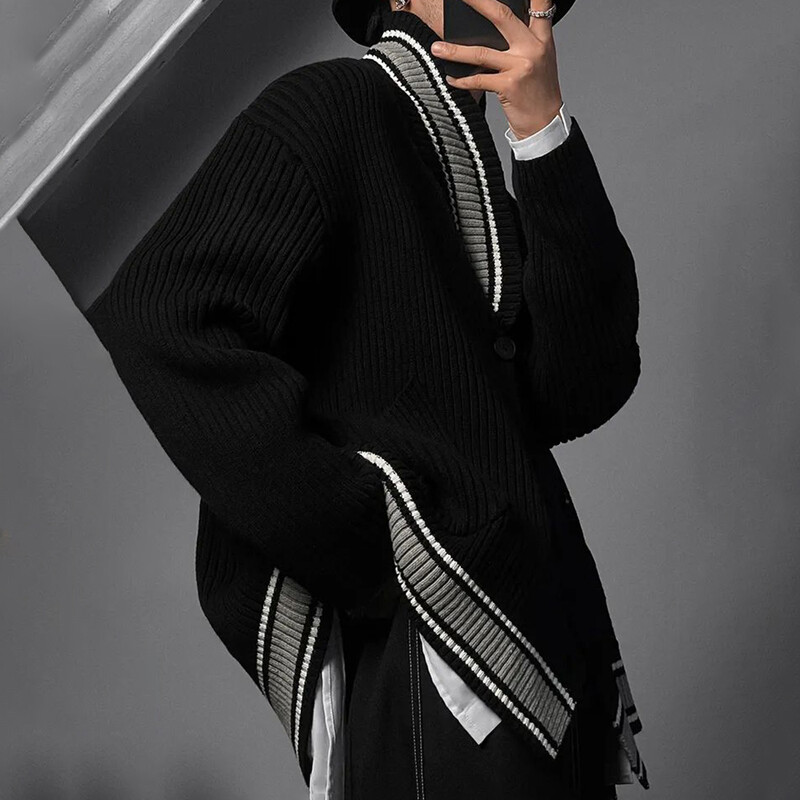 Vīriešu džemperis Kontrastkrāsas džemperis ar V veida kakla izgriezumu Rudens ielas apģērbs Personība Daudzpusīga Campus Jaka ar garām piedurknēm Vīriešu apģērbs 2024