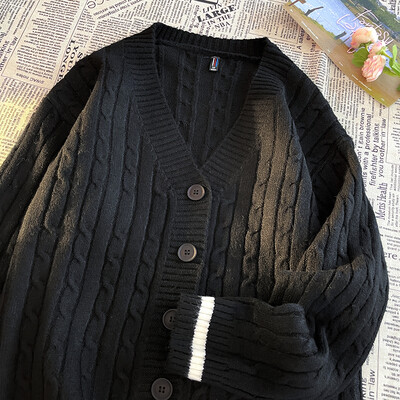 Modes nišas dizaina trikotāžas jaka vīriešu V veida kakla izgriezuma jaka Racionalizēts un ērts apģērba imitācija Alpaka kašmira