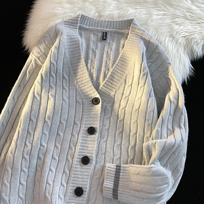 Modes nišas dizaina trikotāžas jaka vīriešu V veida kakla izgriezuma jaka Racionalizēts un ērts apģērba imitācija Alpaka kašmira