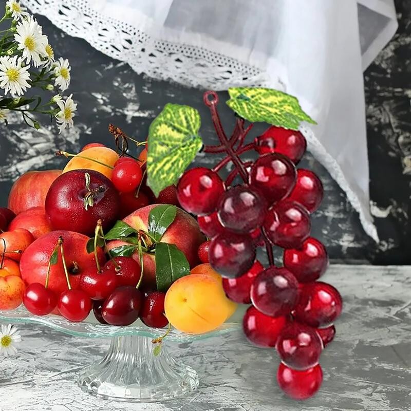 Mākslīgo augļu vīnogu izturīgi vīnogu ķekari ar 18 gabaliņiem vīnogām Dzīvīgs viltotu augļu plastmasas viltotu augļu dekors kāzām